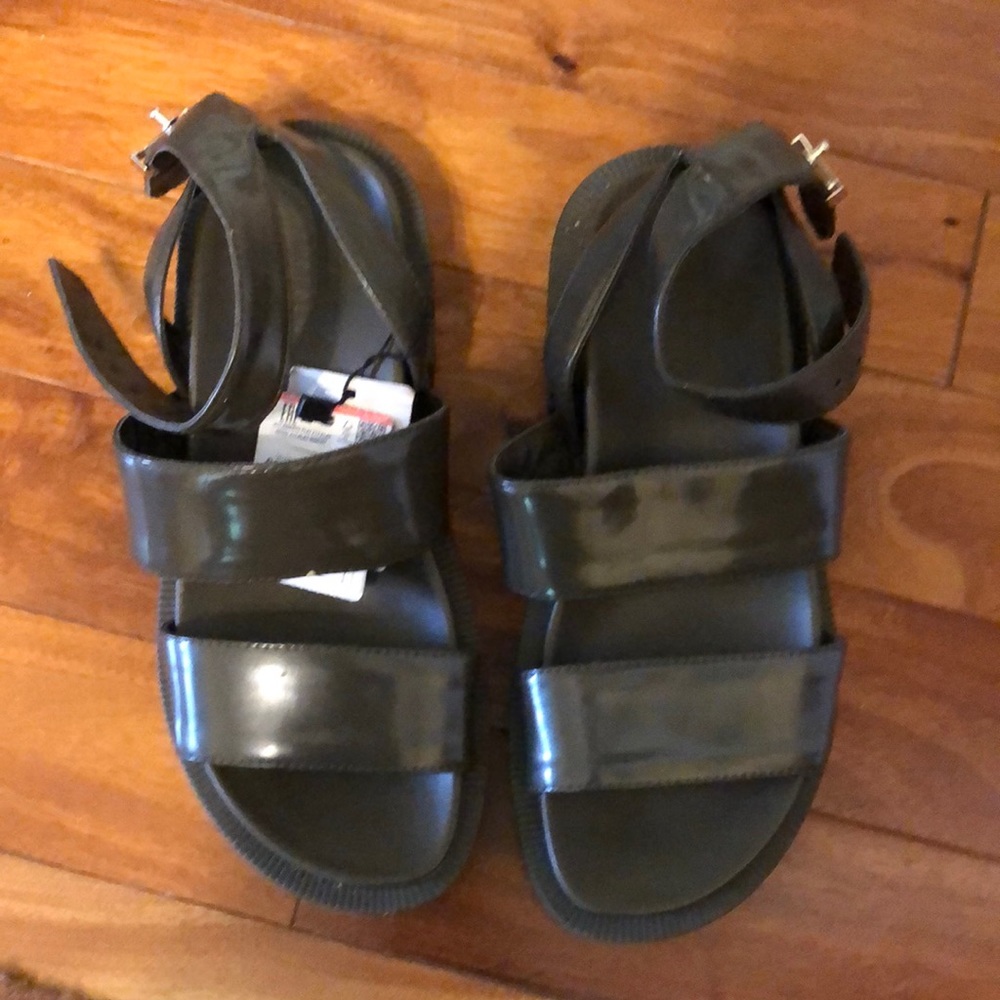 Zara Trafaluc sandals size 37 brand new olive green.